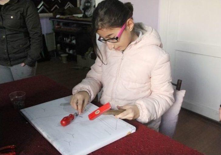 Çivi İle Teli Sanata Dönüştürüyorlar G4