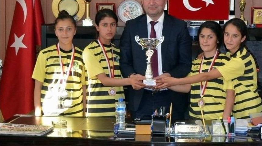 Ortaklar 75. Yıl Cumhurıyet Ortaokulu&rsquo;ndan Başkan Akın&rsquo;a Teşekk&uuml;r Ziyareti