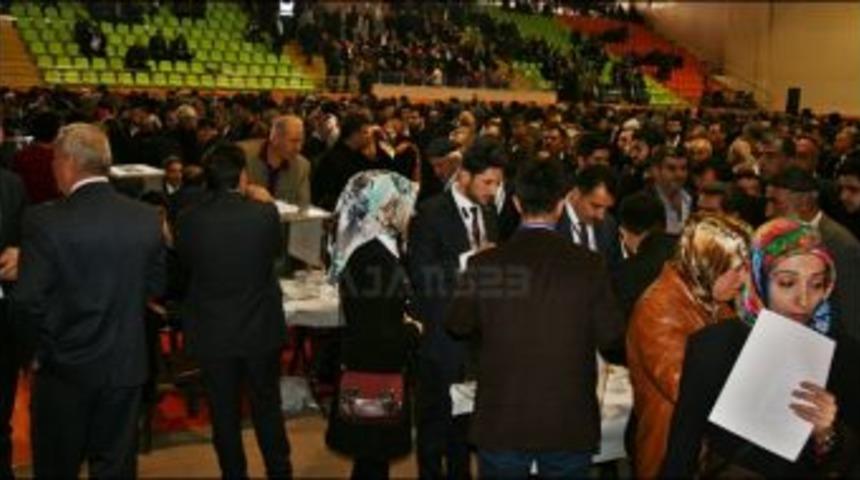 AK Parti'de temay&uuml;l yoklamaları başladı