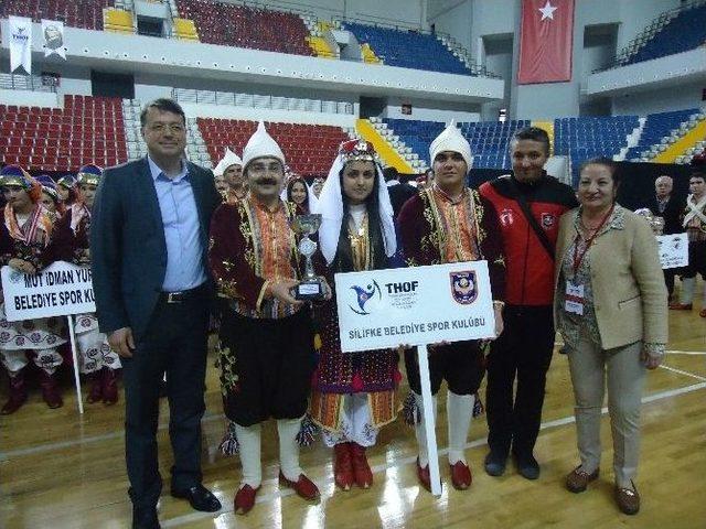 Silifke Belediyesi Büyüklerde Halk Oyunları İl Birincisi Oldu