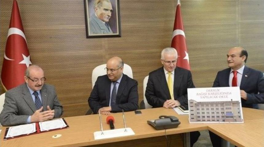 Hayırseverler Ortaokulu&rsquo;na Destek Devam Ediyor