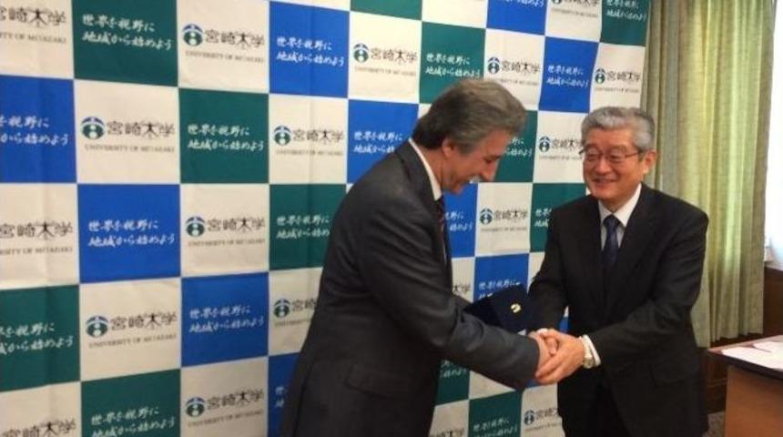 Er&uuml;&rsquo;den Japonya&rsquo;daki &Uuml;niversitelere Ziyaret