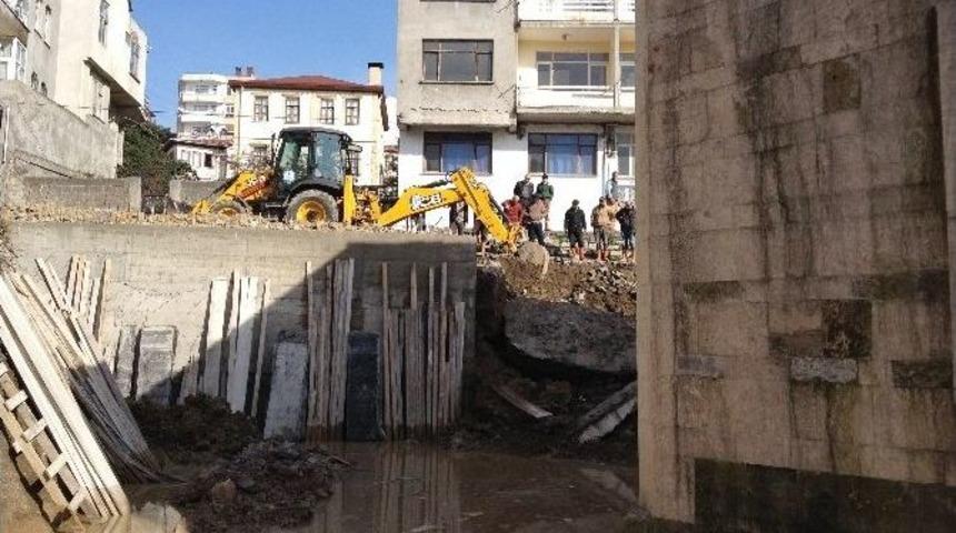 Ana Boru Patladı, Kiliseyi Su Bastı