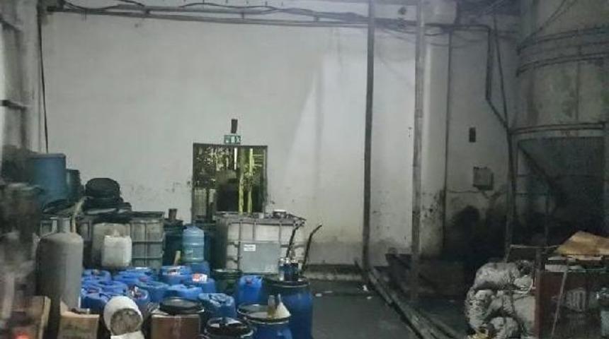 İzmir'de 41 Bin Litre Ka&ccedil;ak Mazot  Ele Ge&ccedil;ti