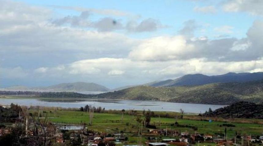 Menderes Nehri Yağmur Ve Kar Sularıyla Taştı