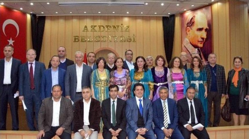 Akdeniz Belediye Meclisi Renkli G&ouml;r&uuml;nt&uuml;lere Sahne Oldu