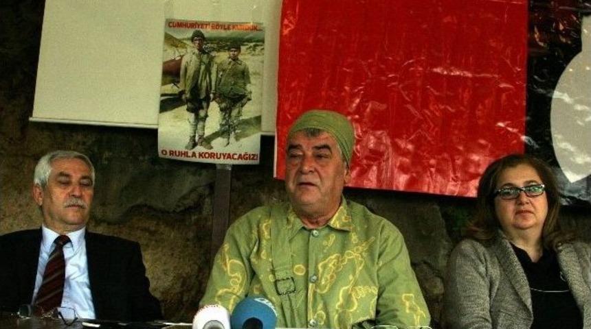 Milletvekili Aday Adayı, Yırtık &Ccedil;orap Ve Kıyafetlerle &Ccedil;anakkale Ruhunu Hatırlattı