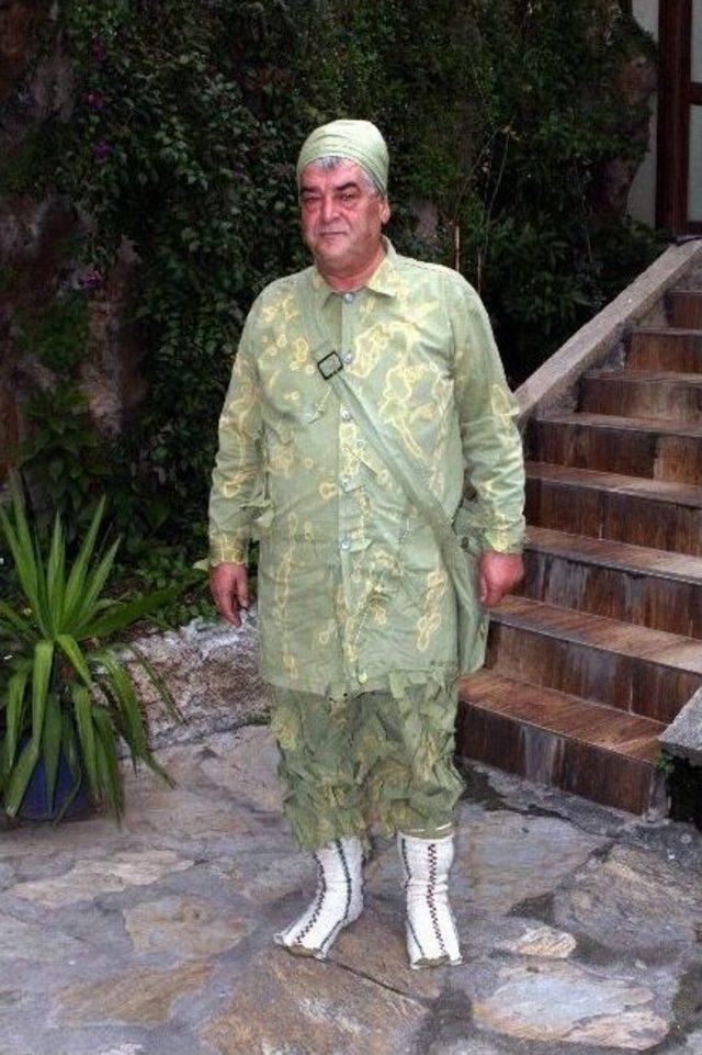 Milletvekili Aday Adayı, Yırtık &Ccedil;orap Ve Kıyafetlerle &Ccedil;anakkale Ruhunu Hatırlattı 1