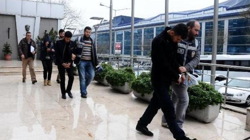 Bursa'da Polis 20 G&uuml;nde 28 Dolandırıcıyı Yakaladı