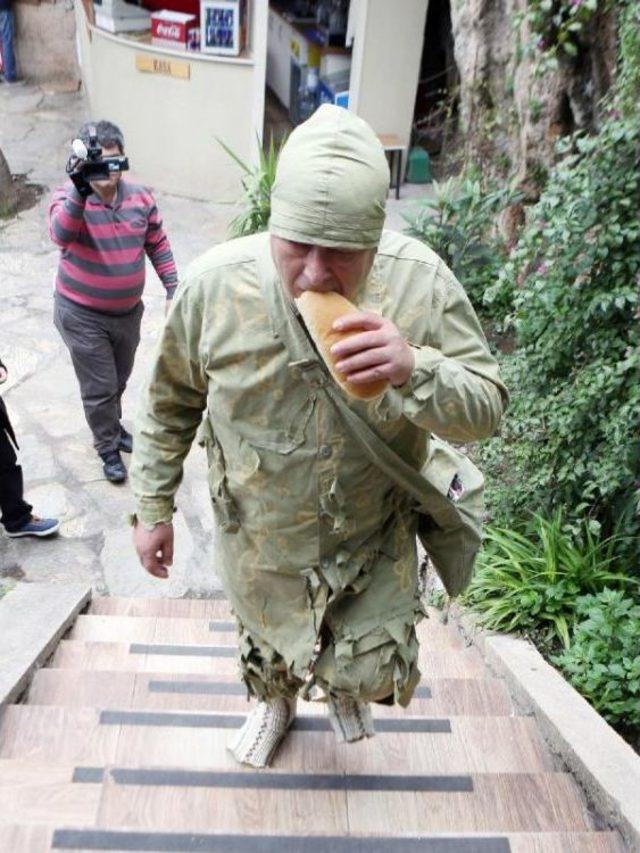  &ccedil;anakkale deki Asker  Kıyafetiyle Aday Adaylığını A&ccedil;ıkladı 1