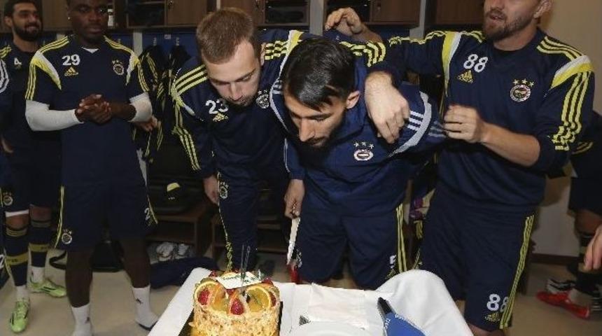 Mert G&uuml;nok Ve Mehmet Topal&rsquo;a Doğum G&uuml;n&uuml; S&uuml;rprizi