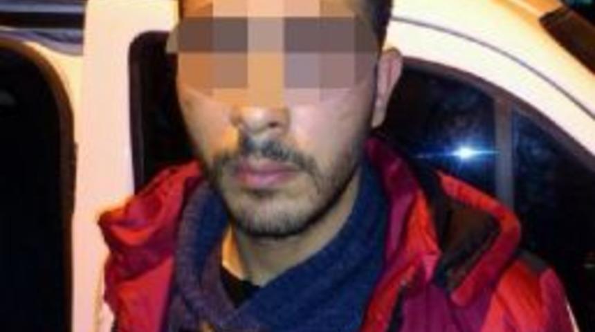 &Uuml;niversitelileri Taciz Eden Zanlı Yakalandı