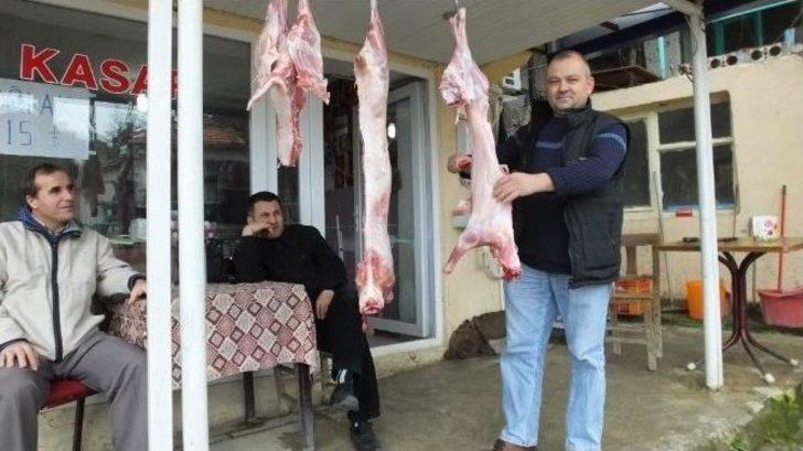 Burhaniye’de Kasap Kardeşlerin Rekabeti Sebebiyle Etin Fiyatı 15 Liraya