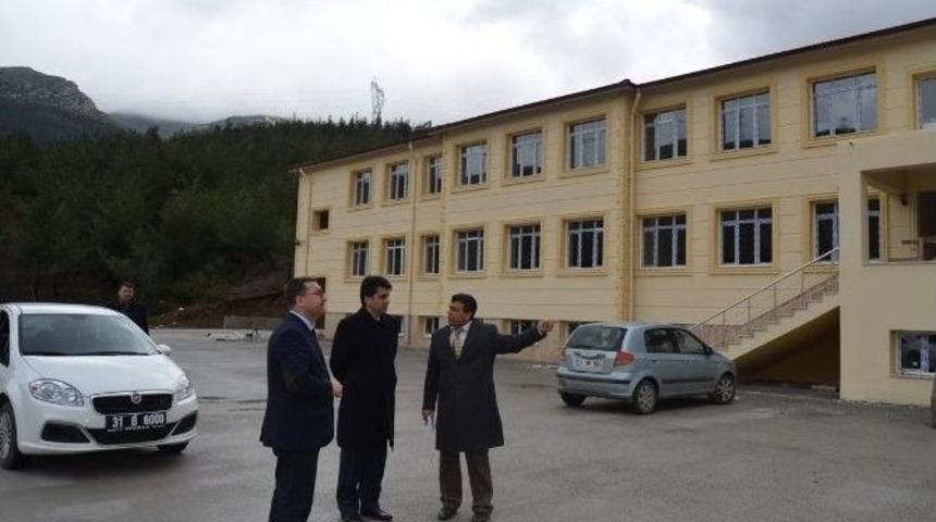 Belen Kaymakamı Aydın, Yapımı Devam Eden Okul İnşaatlarını İnceledi