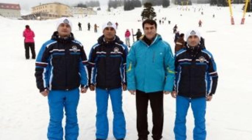 Başkan D&uuml;ndar Uludağ Zabıta Ekibini Ziyaret Etti