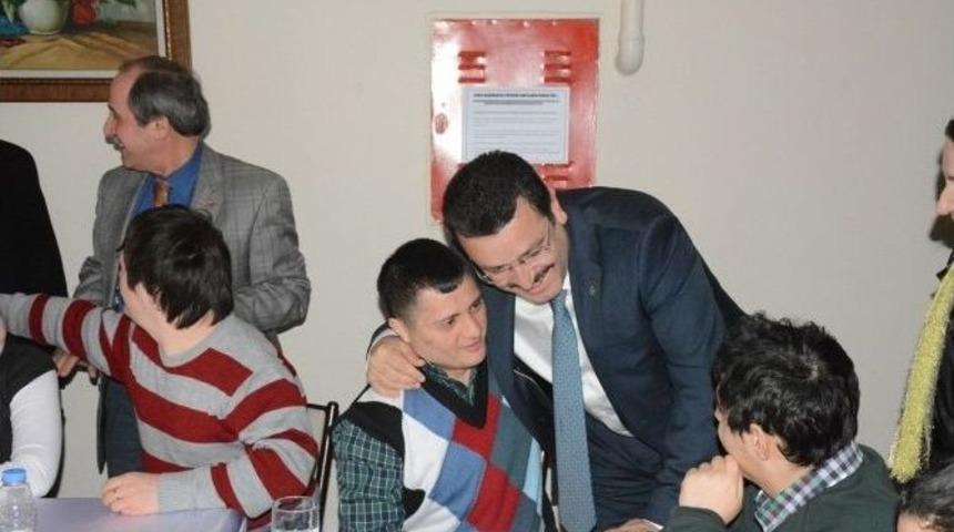 Down Sendromlulara Garsonluk Eğitimi