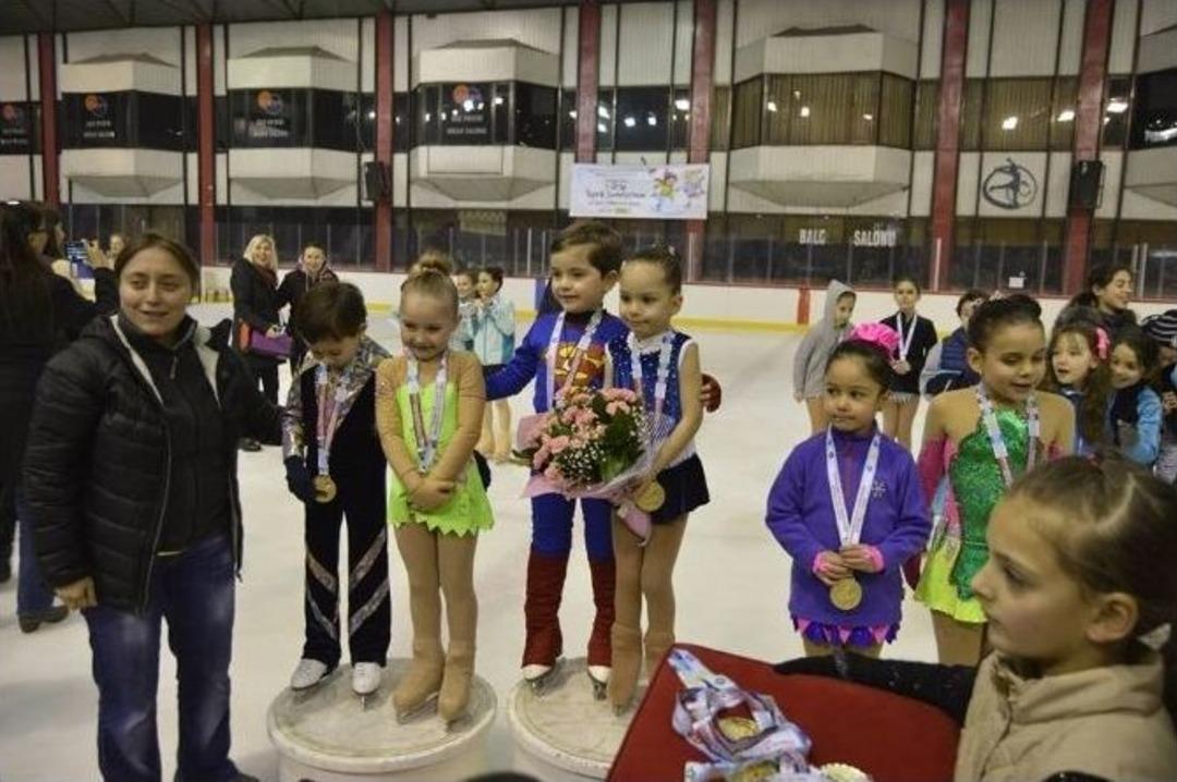 Buz Pateni 1. Grup Teşvik Şampiyonası Yapıldı