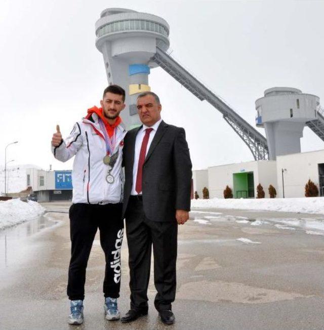 Erzurum'da Ölümden Dönen Milli Kayakçı, Abd'de Altın Madalya Kazandı
