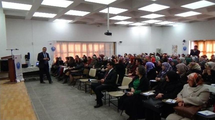 Halk Eğitim Kursiyerlerine &ldquo;dijital &Ouml;ğrenme Fırsatlarına Erişim&rdquo; Semineri