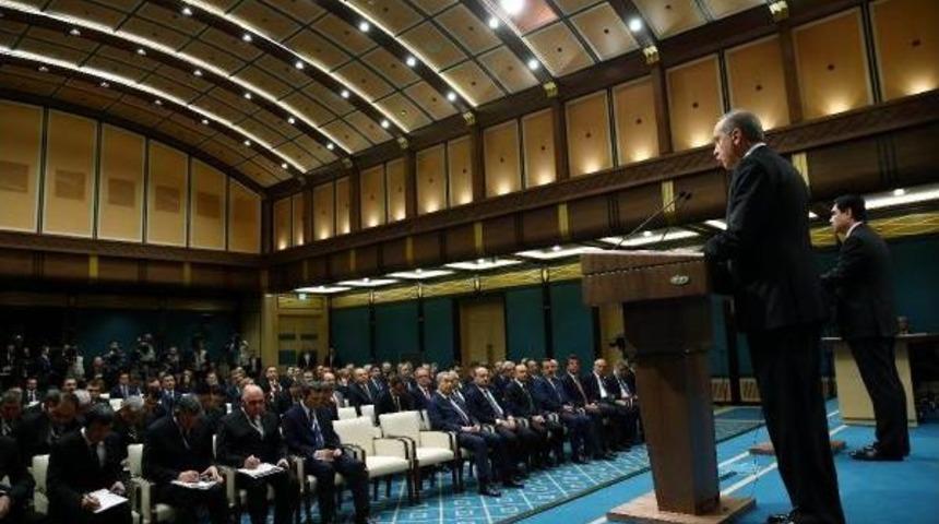 Karşılama T&ouml;reninde K&ouml;pek Ve Ardından Koşturan Koruma Polisi Dikkat &Ccedil;ekti (4)