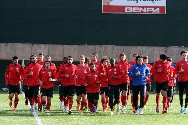 Antalyaspor, Samsun Deplasmanından 3 Puanı Hedefliyor