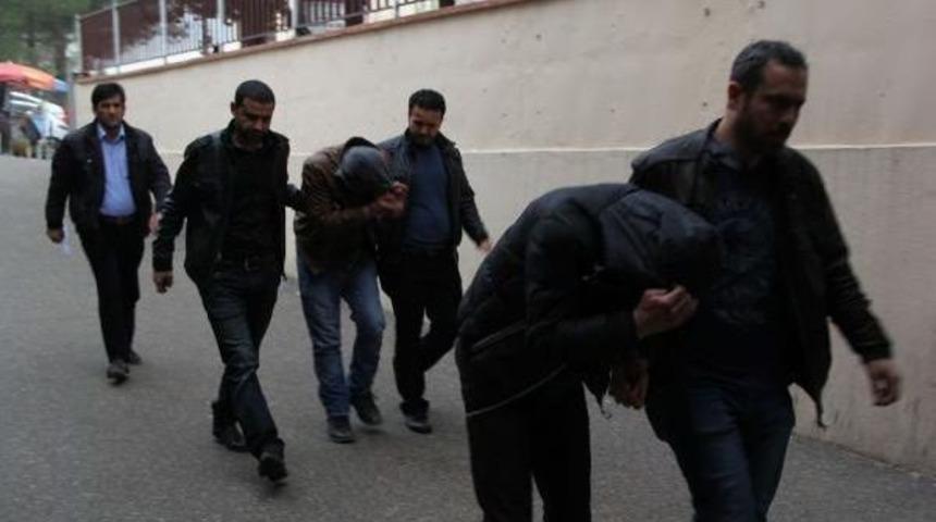 Adıyaman'da 6 Kilo Esrara, 3 Tutuklama