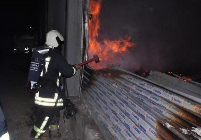 Doğalgaz Tesisi Yanındaki Depo Yangını Korkuttu 1