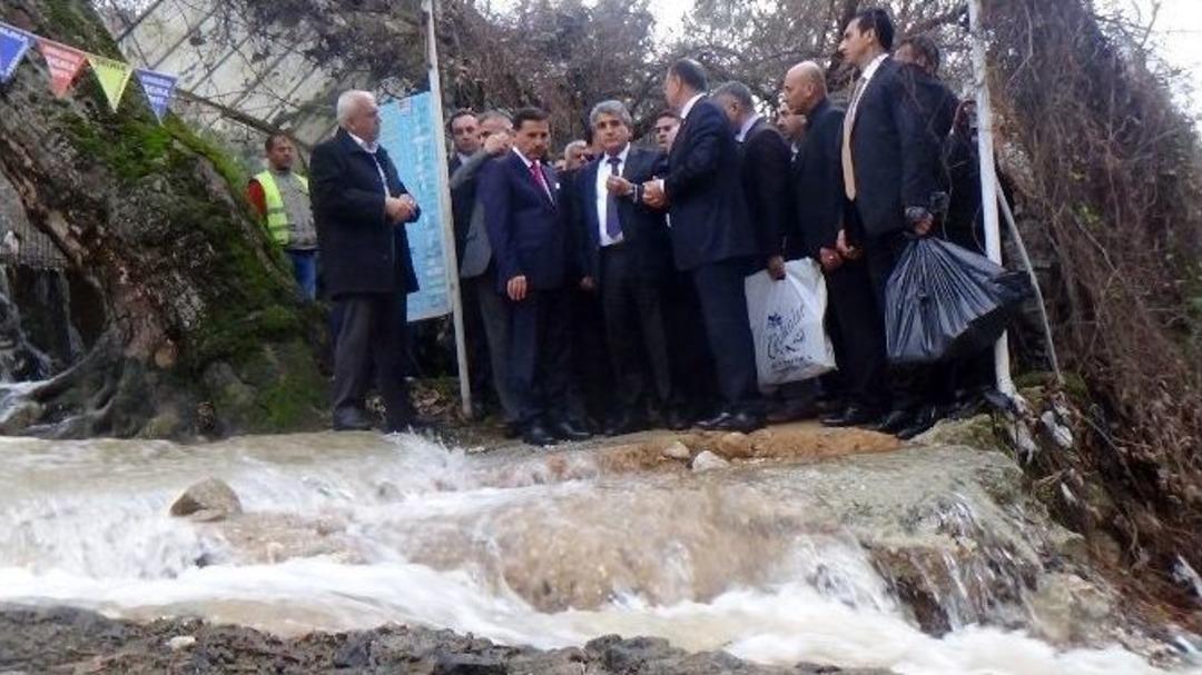 Hatay&rsquo;da Kuvvetli Yağış Harbiye Şelalelerinde Heyelana Neden Oldu