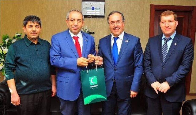Yeşilay Cemiyeti Van Şubesi&rsquo;nden Rekt&ouml;r Battal&rsquo;a Ziyaret 1