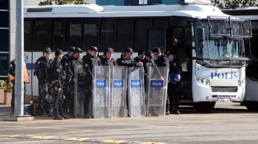 Hasan Ferit Gedik Duruşmasına Şarkılı T&uuml;rk&uuml;l&uuml; Destek