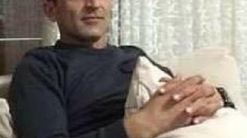 Halı Sahada Kalp Krizi Ge&ccedil;irip &Ouml;ld&uuml;