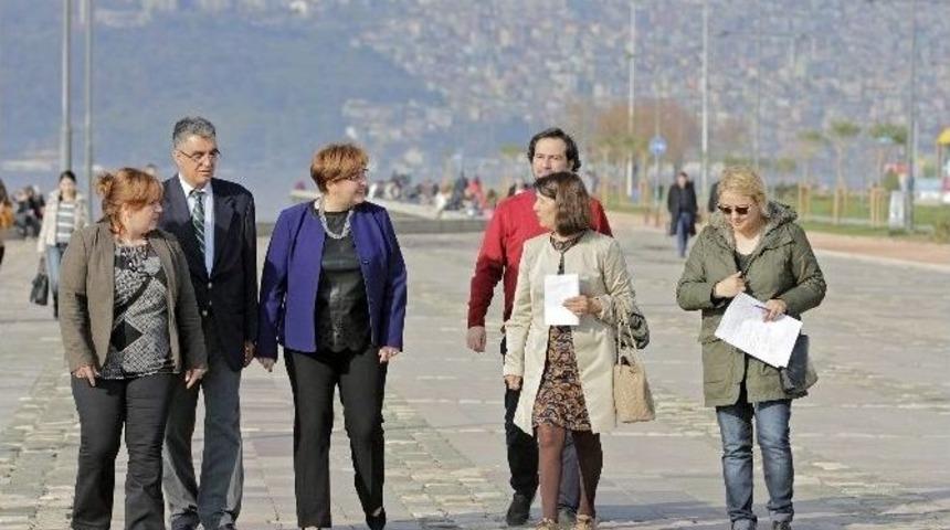 Kadınlar Şiddet Ve Tacize &lsquo;geleceği &Ouml;r&rsquo; İle Set Koyacak