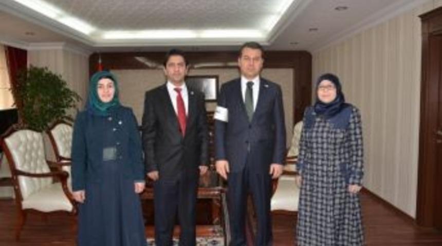 Batman Yeşilay Derneği Y&ouml;neticileri Vali &Ccedil;elik&rsquo;i Ziyaret Etti