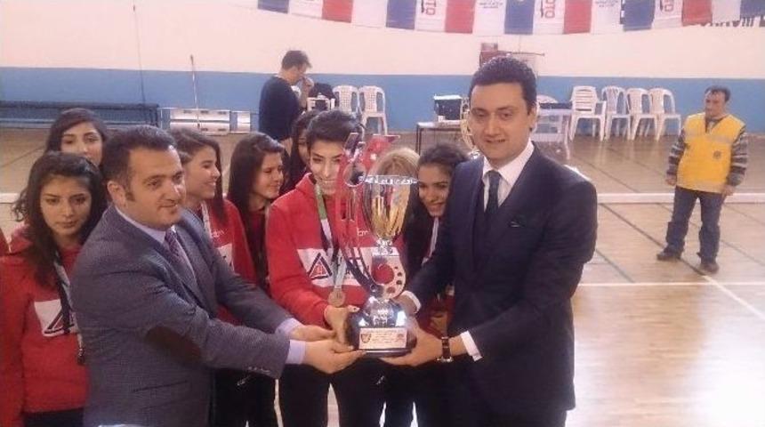 Akdora Bayanlarda T&uuml;rkiye İkincisi