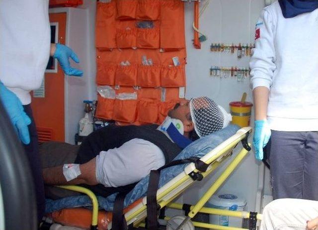 Adıyaman&rsquo;da Trafik Kazası: 2 Yaralı 3