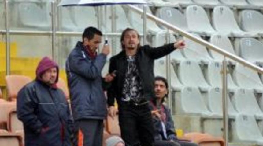 Karşıyaka'da Akman Yine Trib&uuml;nde