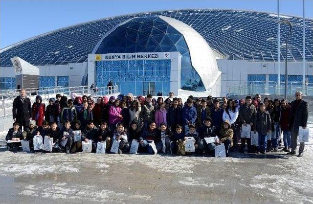 Bilgi Merkezi Öğrencileri Bilim Merkezi’nde