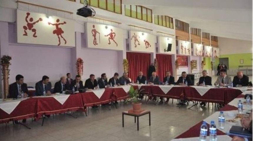 İl&ccedil;e Milli Eğitim M&uuml;d&uuml;rleri Toplantısı Pınarbaşı&rsquo;da Yapıldı