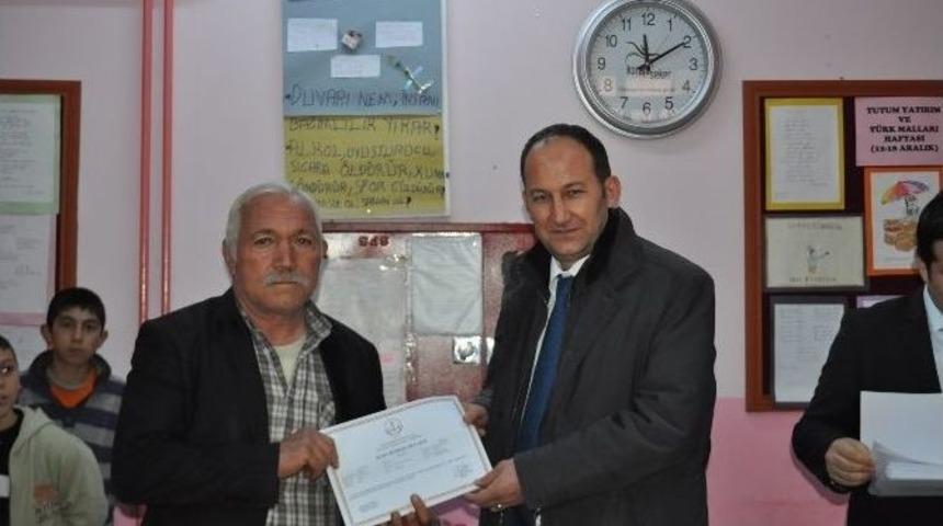 317 Ağa&ccedil; Kesme Kursiyeri Belgelerini Aldı