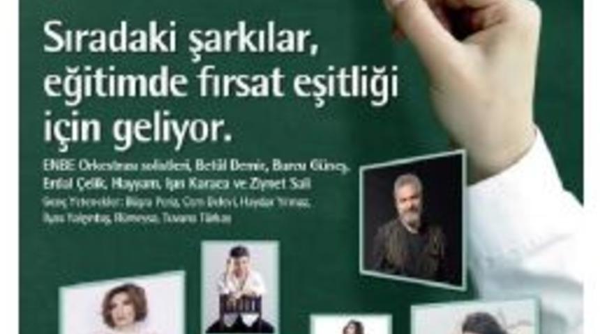 Geleneksel "dar&uuml;şşafaka Bağış Konseri"nde Sahne Enbe Orkestrası'nın