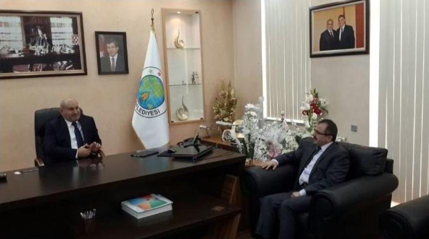 Dr. G&uuml;ndoğdu&rsquo;dan Hendek Belediyesi&rsquo;ne Ziyaret