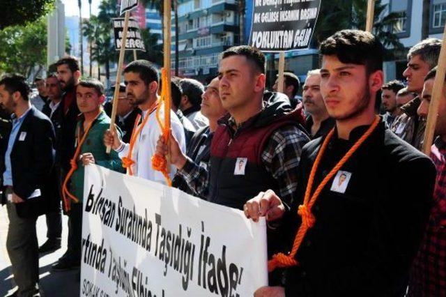 Seyyar Satıcılardan Belediye &Ouml;n&uuml;nde Tabutlu Eylem 1