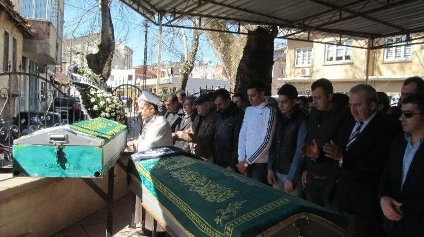 Sobadan Zehirlenen &Ccedil;ift Toprağa Verildi