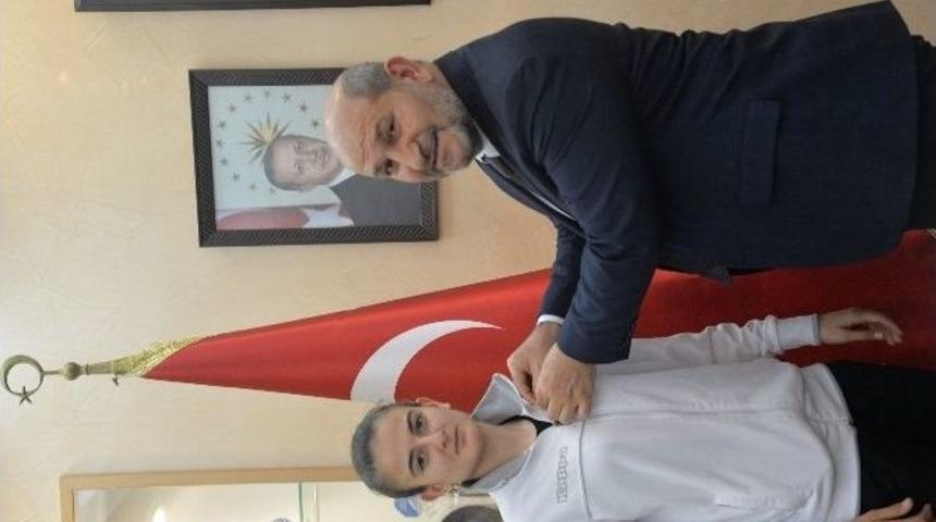 Sporun Kalbi Hendek&rsquo;te Atıyor