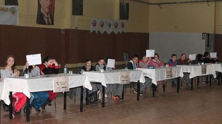 &Ouml;ğrenciler Bilgileriyle Yarıştı