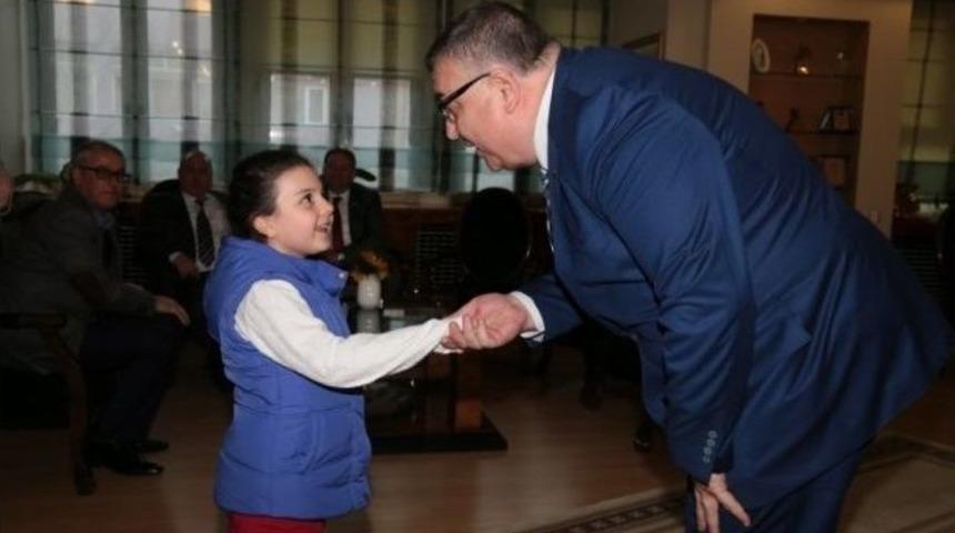 Minik Şampiyondan Kırklareli Belediye Başkanı Kesimoğlu&rsquo;na Ziyaret