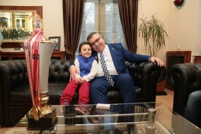 Minik Şampiyondan Kırklareli Belediye Başkanı Kesimoğlu’na Ziyaret 2