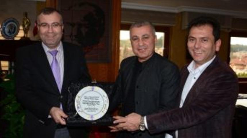 Sgm&rsquo;den Başkan S&ouml;zen&rsquo;e Teşekk&uuml;r Plaketi