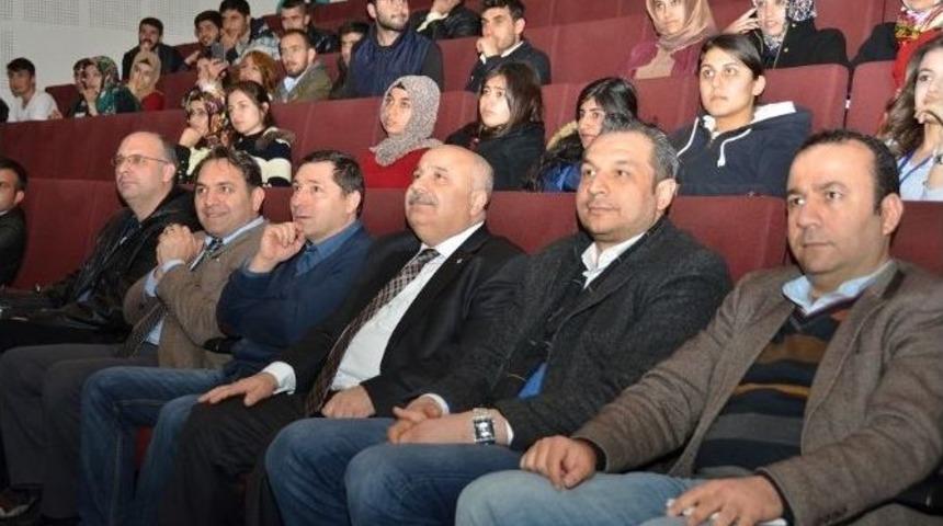 &Uuml;niversitede, &ldquo;farklı Ol Marka Ol&rdquo; Konulu Konferans