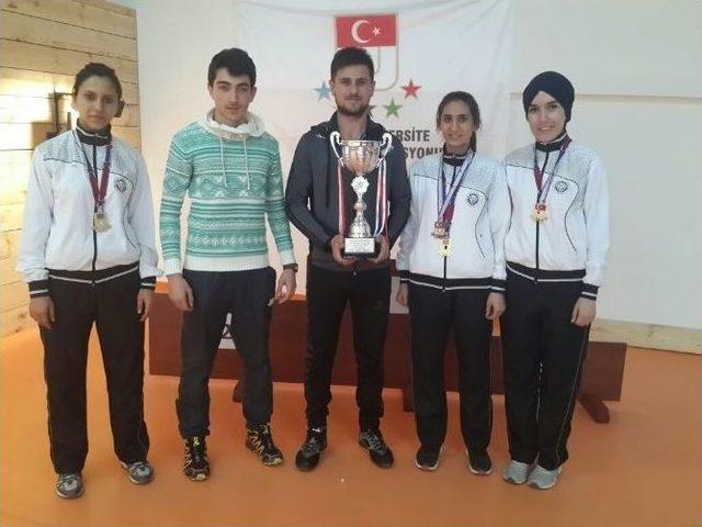 Erzincan Üniversitesinde Çifte Şampiyonluk